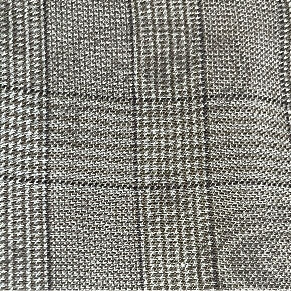 Vans Grey Plaid and Paisley Shorts for Men. Size 28. Great Condition!! - Picture 5 of 13